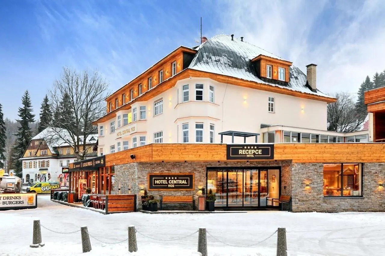 Hotel Central 1920 contacts